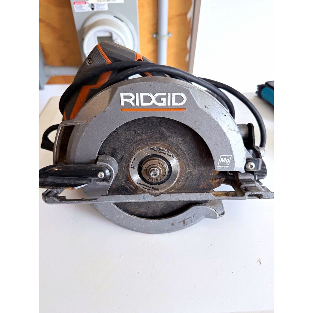 RIDGID R3204 6-1/2 in 120V Corded Circular Saw Left Blade Orange/Gray/Black